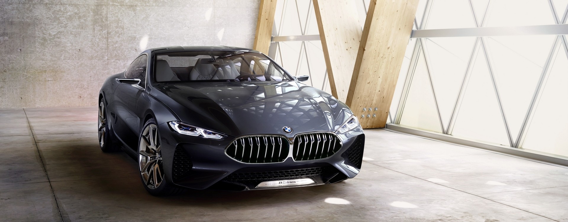 Концепт BMW 8 серии Coupe. Чистая динамика и современная роскошь – воплощение настоящего купе BMW.