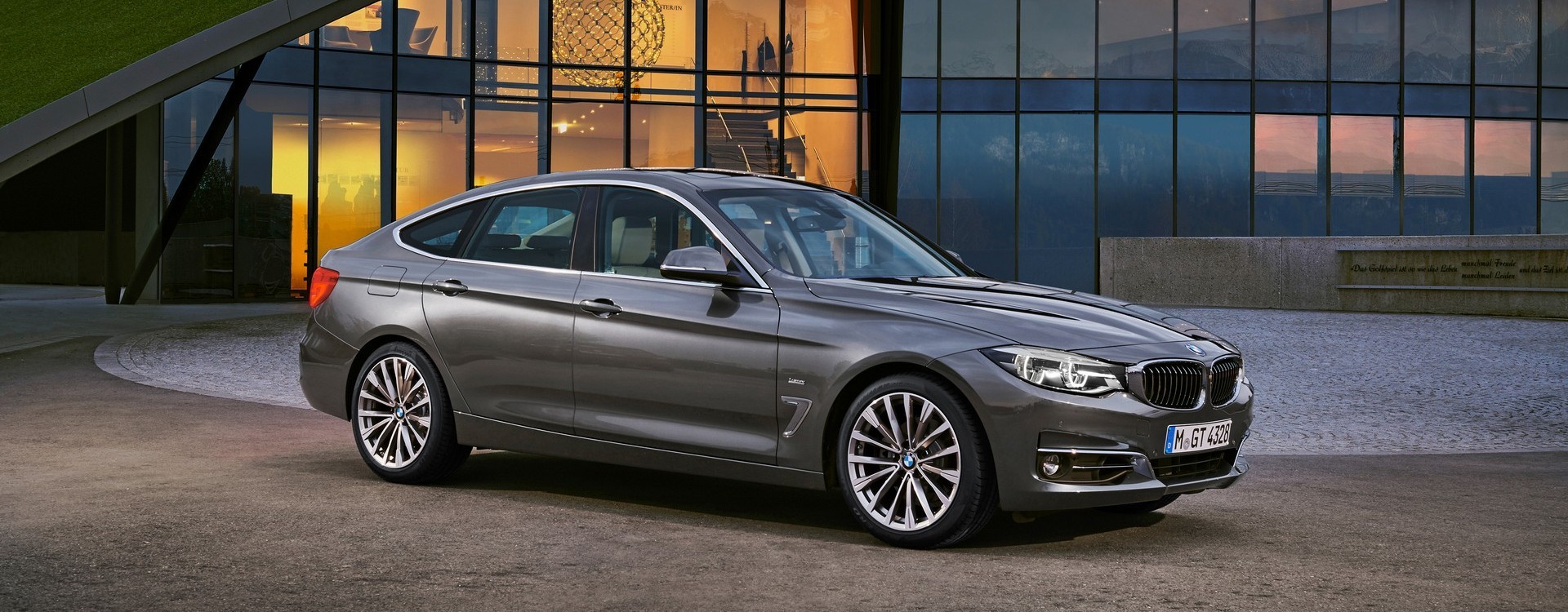 BMW GROUP на Парижском автосалоне 2016.