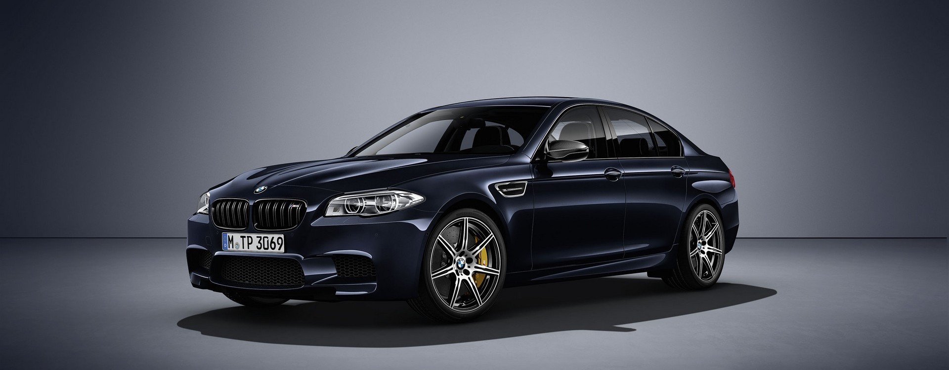 BMW GROUP предоставляет специальную версию BMW M5 COMPETITION EDITION. Совершенный спортивный СЕДАН бизнес-класса BMW пятого поколения.